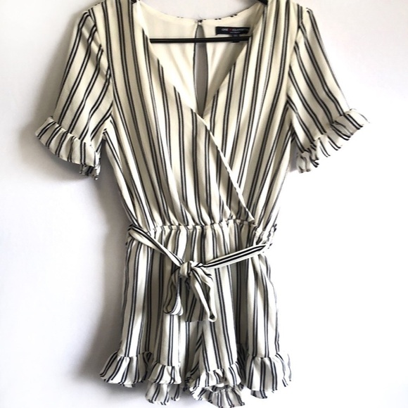 𝅺nwt One Clothing XS Navy Blue and Cream Jumpsuit - Picture 1 of 12
